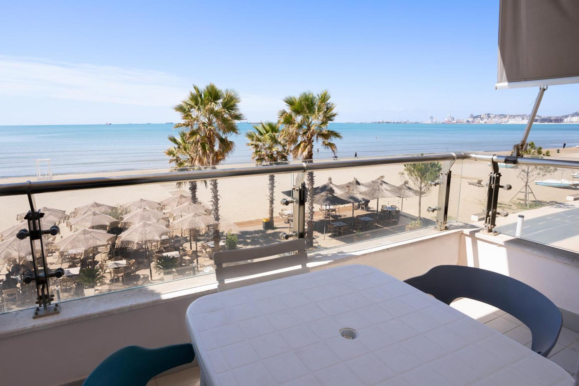 Sea View-Apartment On The Beach - Durrs2 Дуррес Екстер'єр фото
