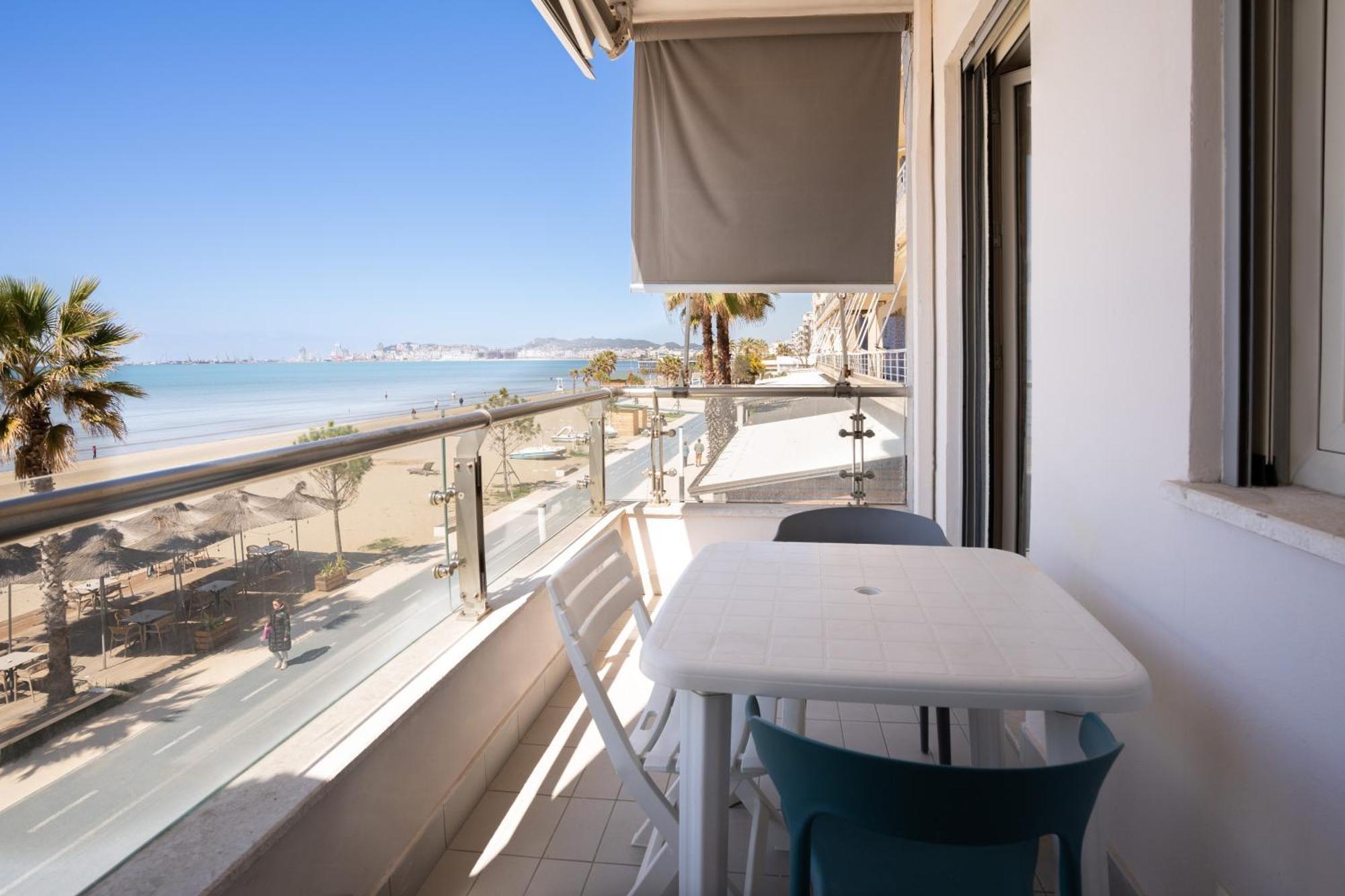 Sea View-Apartment On The Beach - Durrs2 Дуррес Екстер'єр фото